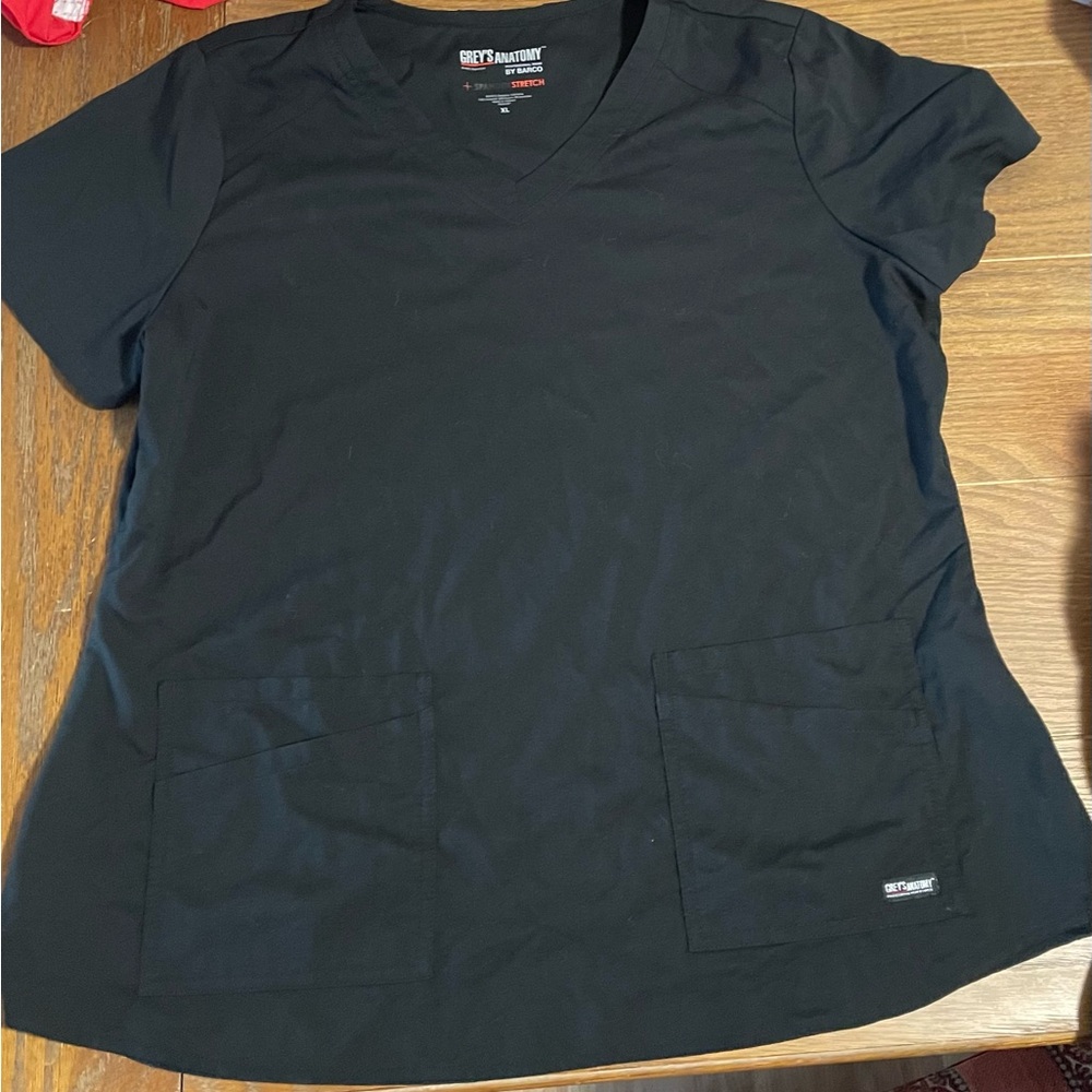 Grey’s Anatomy stretch four pocket V-neck top